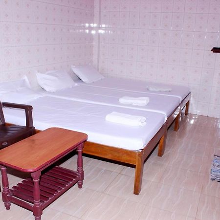 Merit Guest House Chennai Room photo